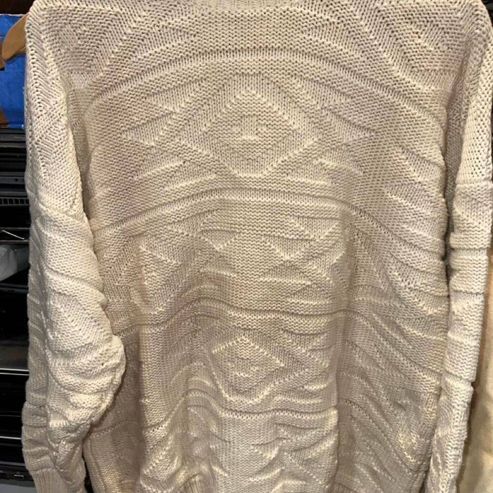 Gap Women's Cream and White Jumper